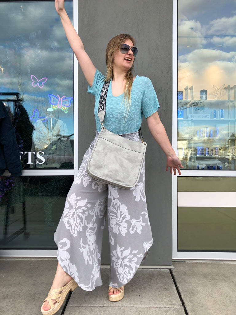Chelsea crossbody bag Light Grey – Retail Therapy Boutique NW